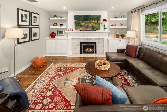 4810 117th Place NE, Kirkland, WA 98033