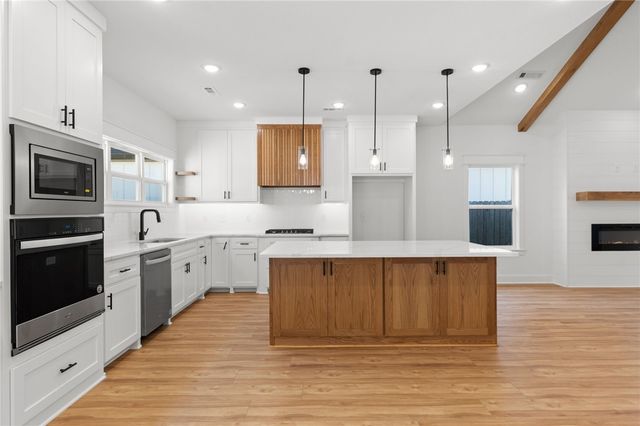 1609 23rd Place, Rogers, AR 72758