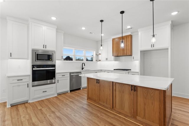 1609 23rd Place, Rogers, AR 72758