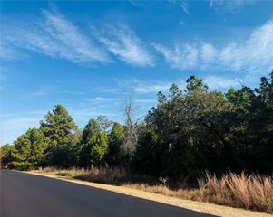 147 Arbors CIR, Elgin, TX 78621