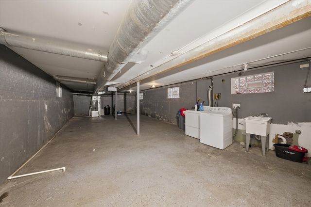 6833 S Maplewood Avenue, Chicago, IL 60629