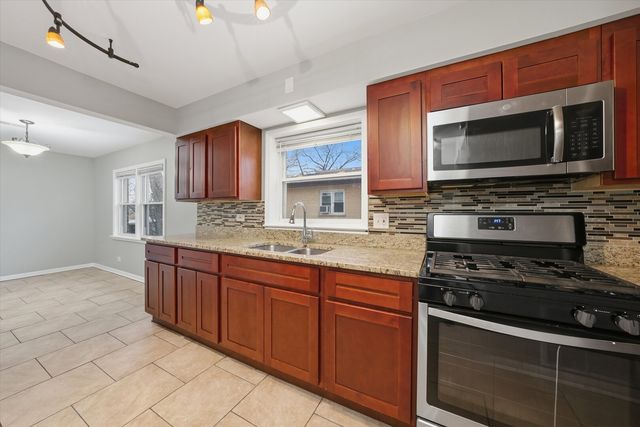 6833 S Maplewood Avenue, Chicago, IL 60629