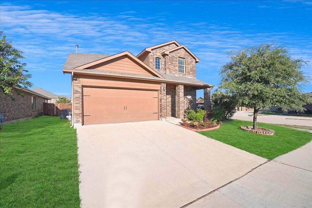 8437 Artesian Springs Drive, Fort Worth, TX 76131 — photo 2