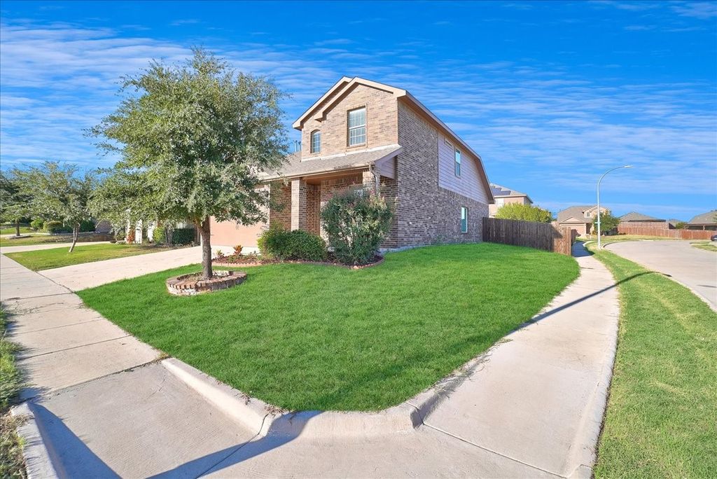 8437 Artesian Springs Drive, Fort Worth, TX 76131 — photo 4