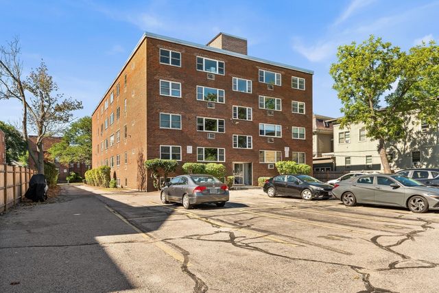 269 Harvard St 39, Cambridge, MA 02139