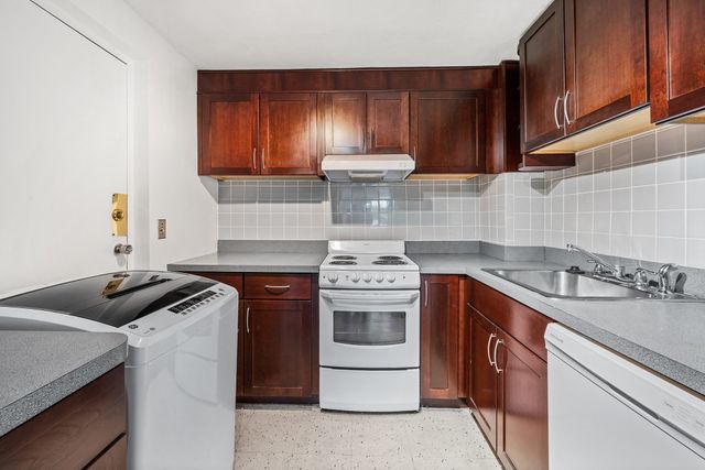 269 Harvard St 39, Cambridge, MA 02139