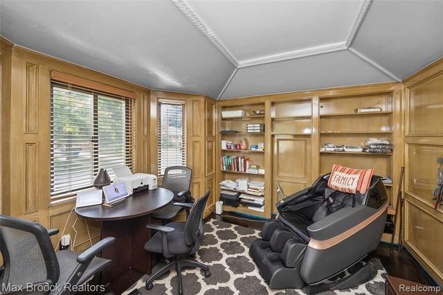 20096 Shrewsbury Road, Detroit, MI 48221