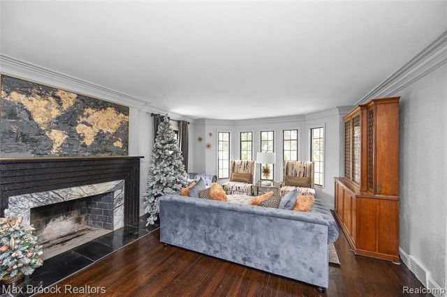 20096 Shrewsbury Road, Detroit, MI 48221