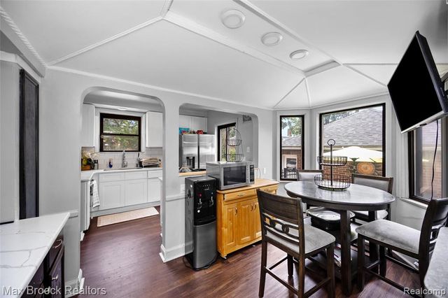 20096 Shrewsbury Road, Detroit, MI 48221