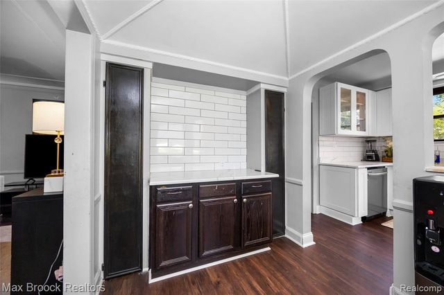 20096 Shrewsbury Road, Detroit, MI 48221