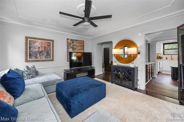 20096 Shrewsbury Road, Detroit, MI 48221
