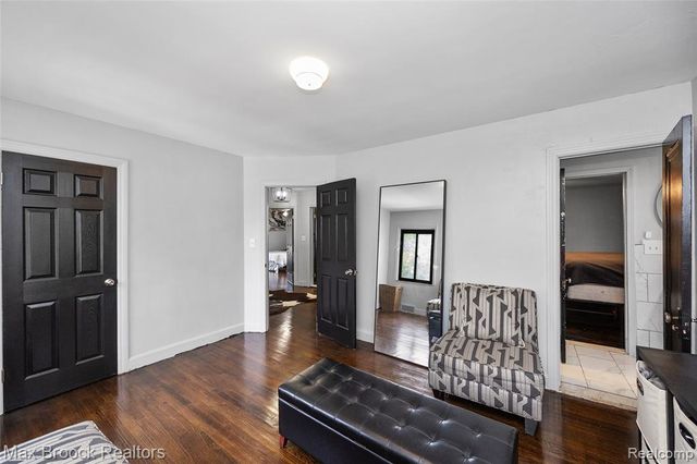 20096 Shrewsbury Road, Detroit, MI 48221