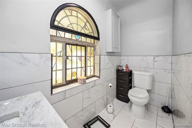 20096 Shrewsbury Road, Detroit, MI 48221