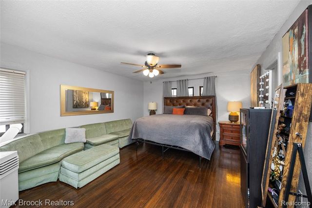 20096 Shrewsbury Road, Detroit, MI 48221