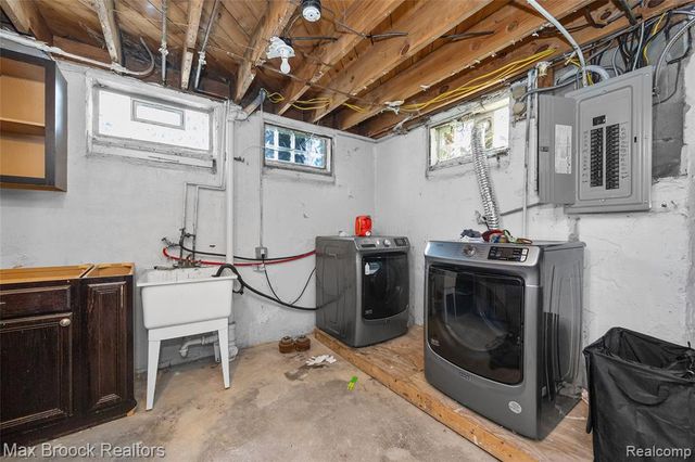 20096 Shrewsbury Road, Detroit, MI 48221