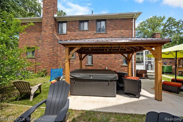 20096 Shrewsbury Road, Detroit, MI 48221