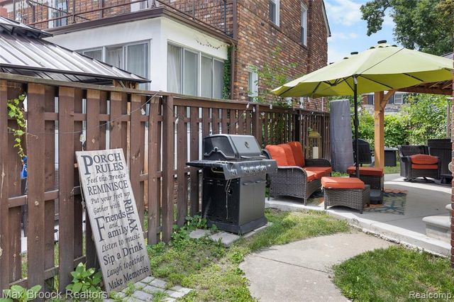 20096 Shrewsbury Road, Detroit, MI 48221