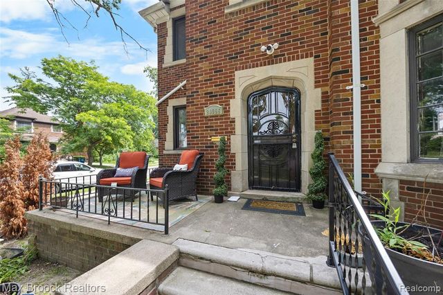 20096 Shrewsbury Road, Detroit, MI 48221