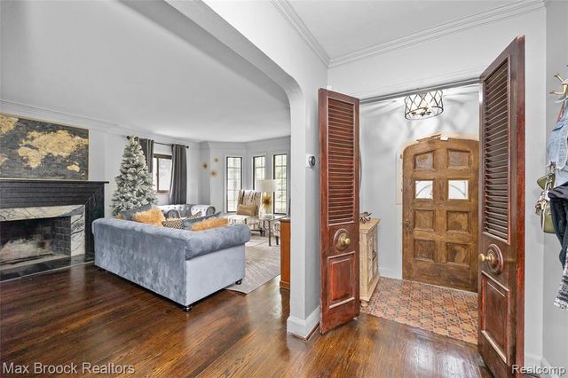 20096 Shrewsbury Road, Detroit, MI 48221