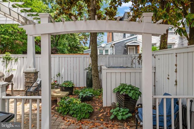 238 KING GEORGE ST, Annapolis, MD 21401