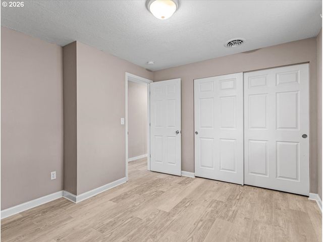 802 Sw 15TH St, Troutdale, OR 97060