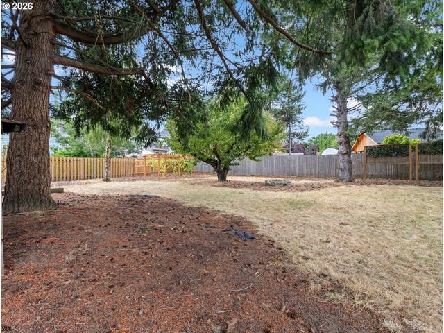 802 Sw 15TH St, Troutdale, OR 97060
