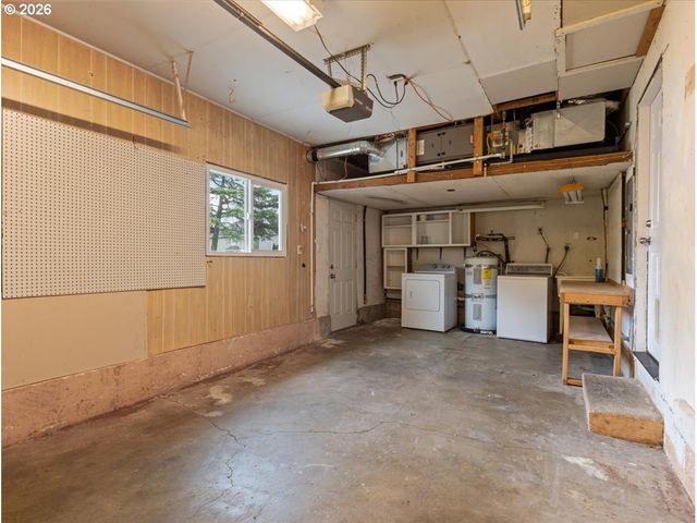 802 Sw 15TH St, Troutdale, OR 97060
