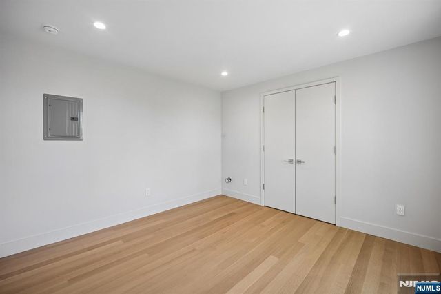 75 Midland Avenue 5, Montclair, NJ 07042