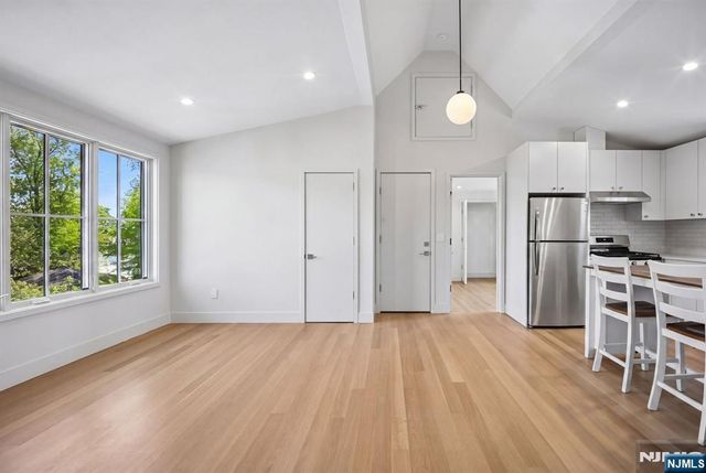 75 Midland Avenue 5, Montclair, NJ 07042