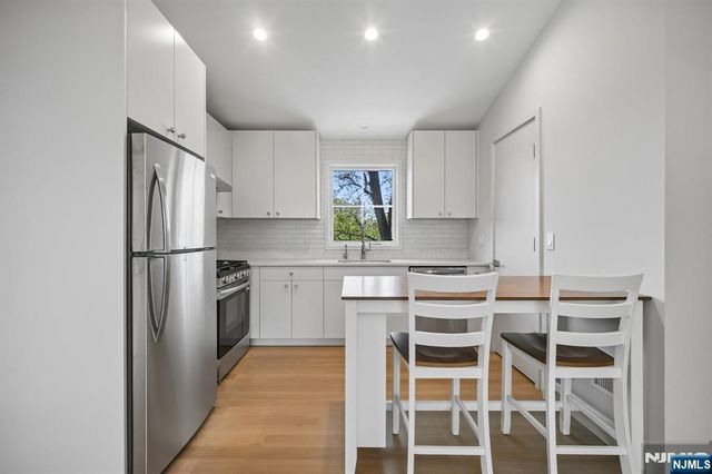 75 Midland Avenue 5, Montclair, NJ 07042