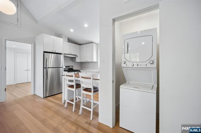 75 Midland Avenue 5, Montclair, NJ 07042