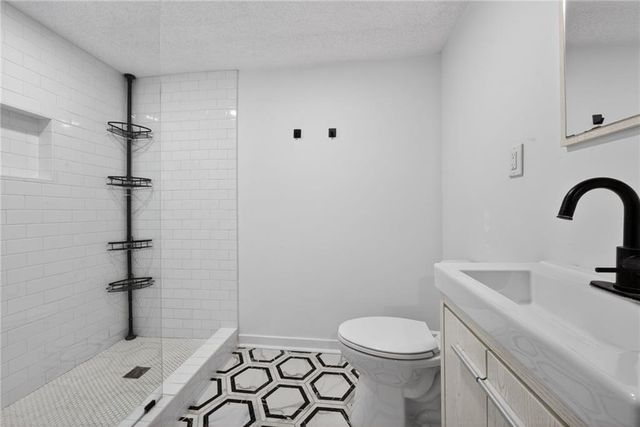 7608 Greeley Avenue, Kansas City, KS 66109