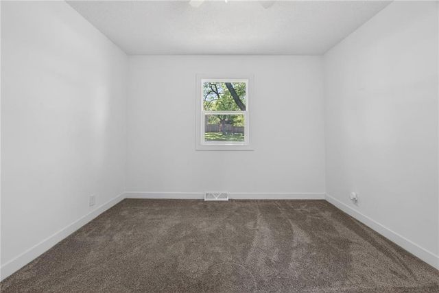 7608 Greeley Avenue, Kansas City, KS 66109