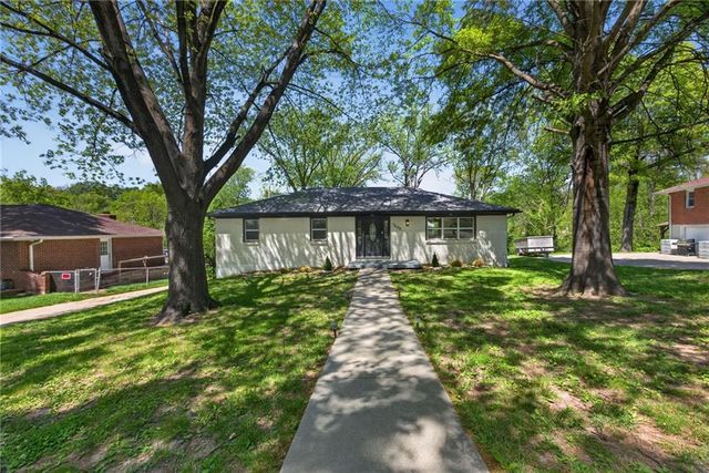 7608 Greeley Avenue, Kansas City, KS 66109