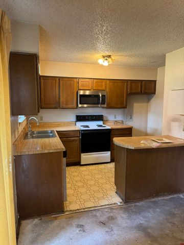 2103 Mistletoe Avenue, Fort Worth, TX 76110