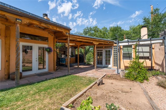 321 Callecita Place, Santa Fe, NM 87501