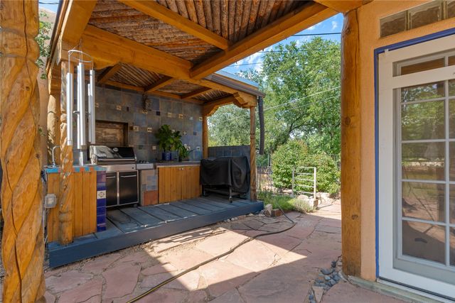 321 Callecita Place, Santa Fe, NM 87501