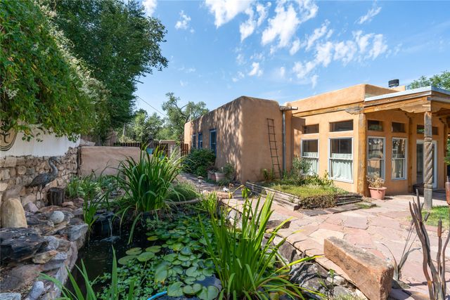 321 Callecita Place, Santa Fe, NM 87501