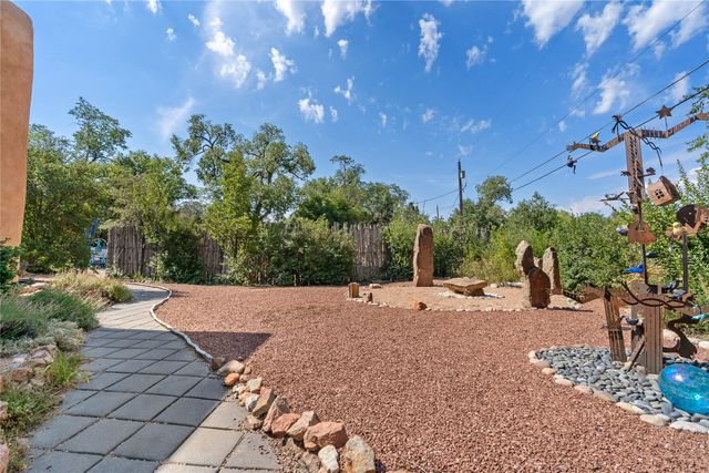 321 Callecita Place, Santa Fe, NM 87501