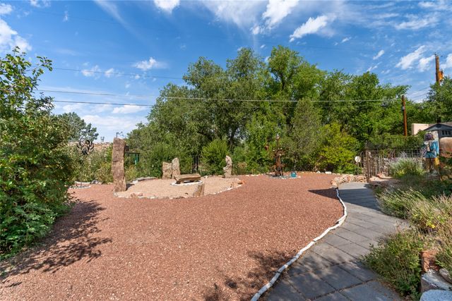 321 Callecita Place, Santa Fe, NM 87501