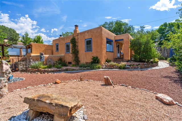 321 Callecita Place, Santa Fe, NM 87501