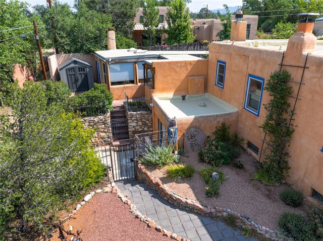 321 Callecita Place, Santa Fe, NM 87501