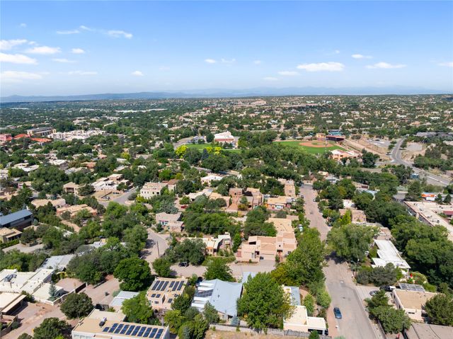 321 Callecita Place, Santa Fe, NM 87501