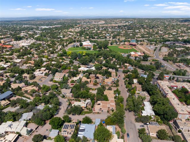 321 Callecita Place, Santa Fe, NM 87501