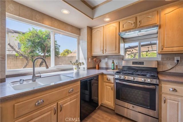 2410 S Sandpiper, Ontario, CA 91761