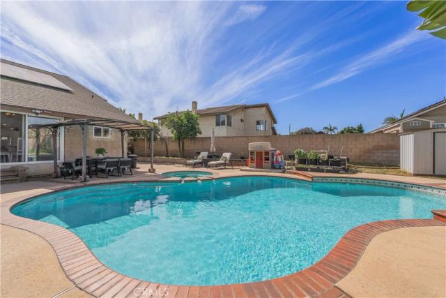 2410 S Sandpiper, Ontario, CA 91761