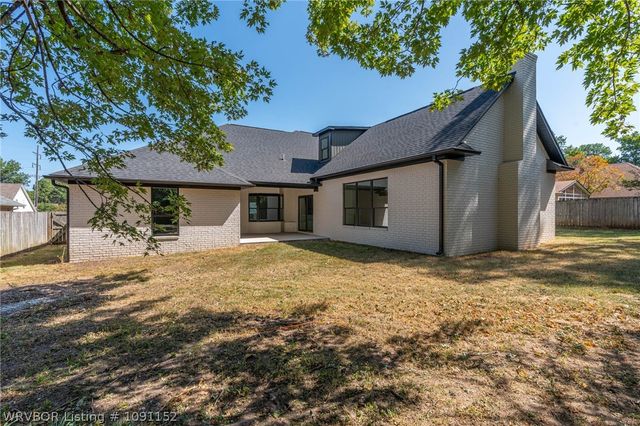 6700 Eastgate Drive, Fort Smith, AR 72903