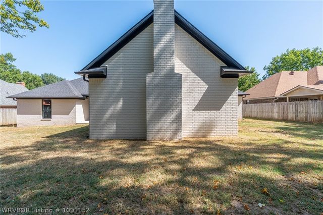 6700 Eastgate Drive, Fort Smith, AR 72903