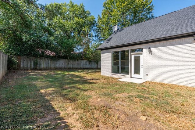 6700 Eastgate Drive, Fort Smith, AR 72903
