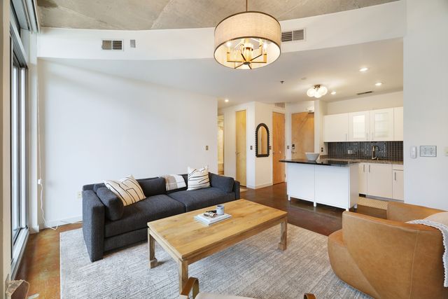 600 12th Ave S Apt 507, Nashville, TN 37203